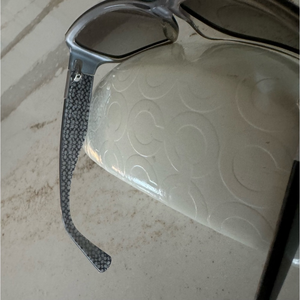 Coach Black/Grey Sunglasses w/Case - Picture 4 of 7